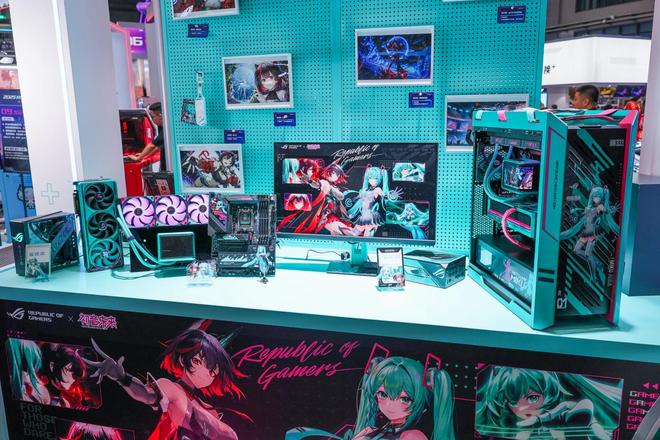 O姬x初音未来版电竞显示器双模新品闪耀登