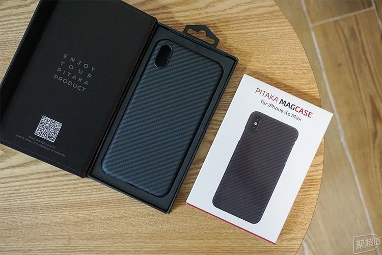 宝体验：行走的无线充办公室充电利器开元棋牌Pitaka磁吸无线充电(图20)